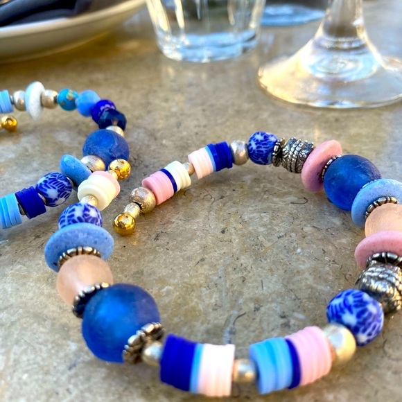 3 piece Handmade bracelet set, in beachy blues. African glass beads. - Picture 13 of 13